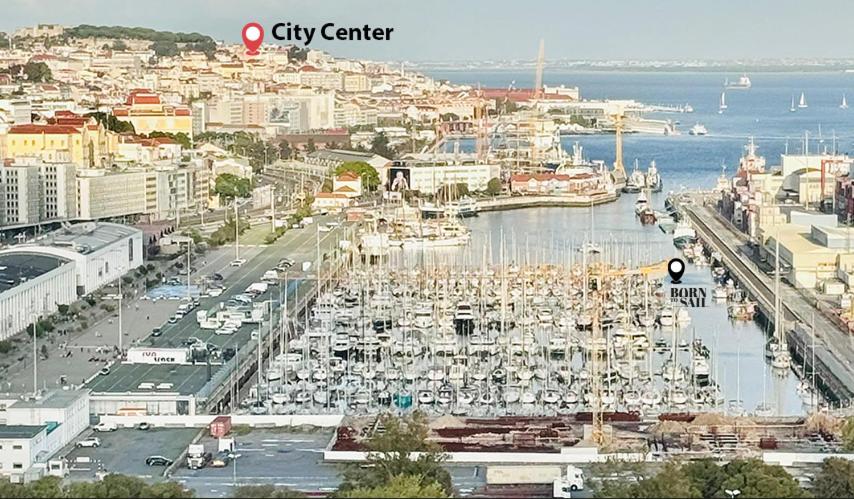 Lisbon Cosy Boat - 4