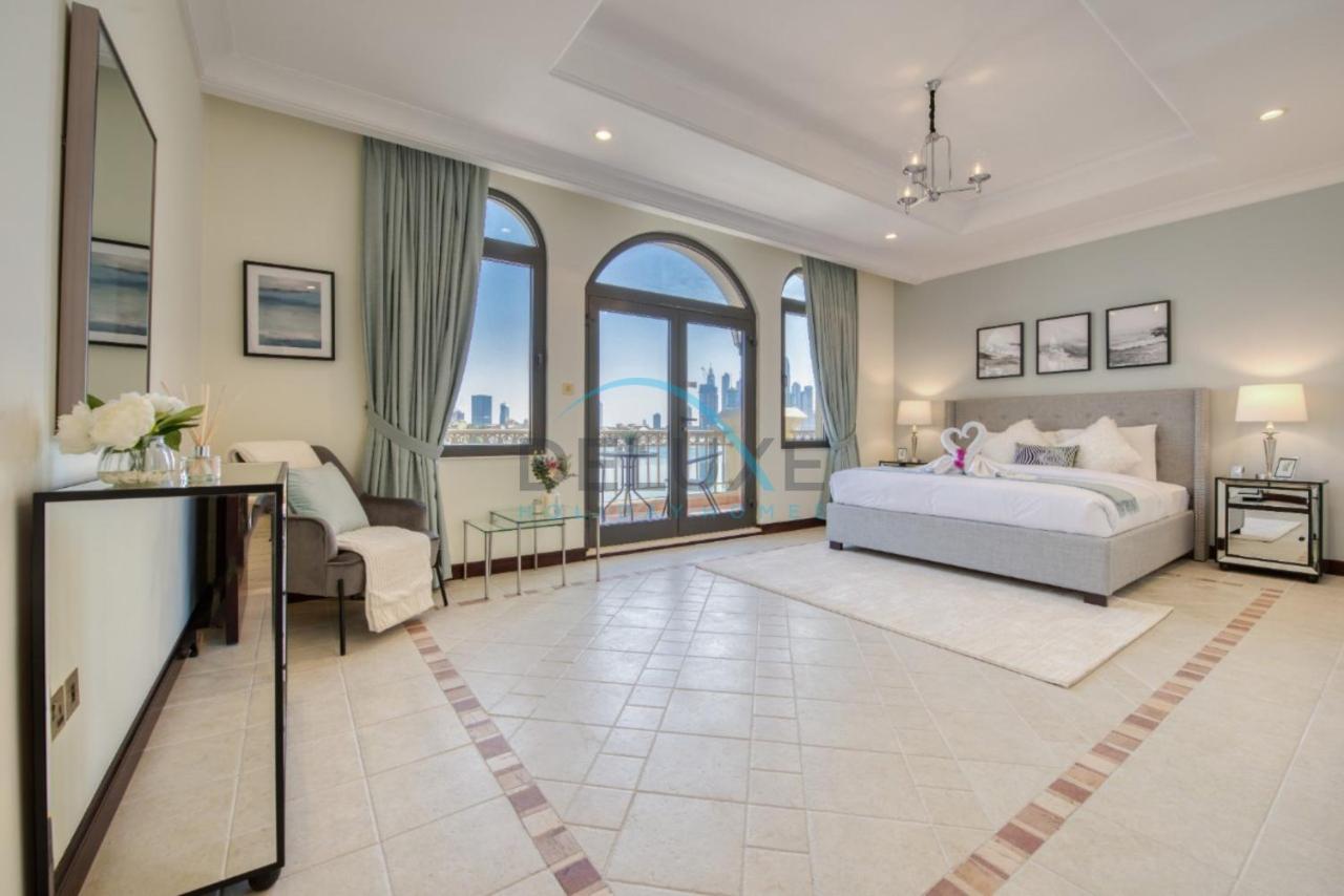 Prestigious 5BR Villa with Assistant Room and Private Pool in Frond O Palm Jumeirah by Deluxe Holiday Homes - 2