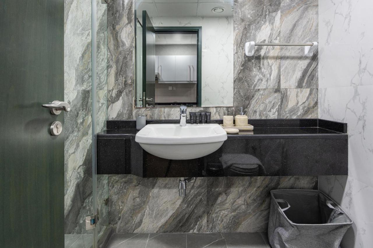 Studio Apartment featuring Alexa in Elite Residence - Allsopp & Allsopp - 3