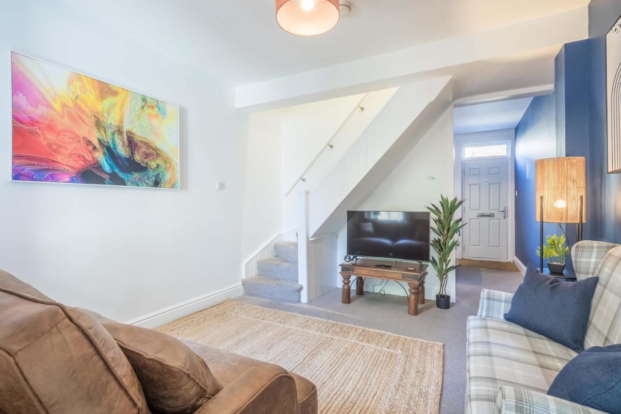 Stylish 2-Bedroom House in the Heart of Cambridge - 3