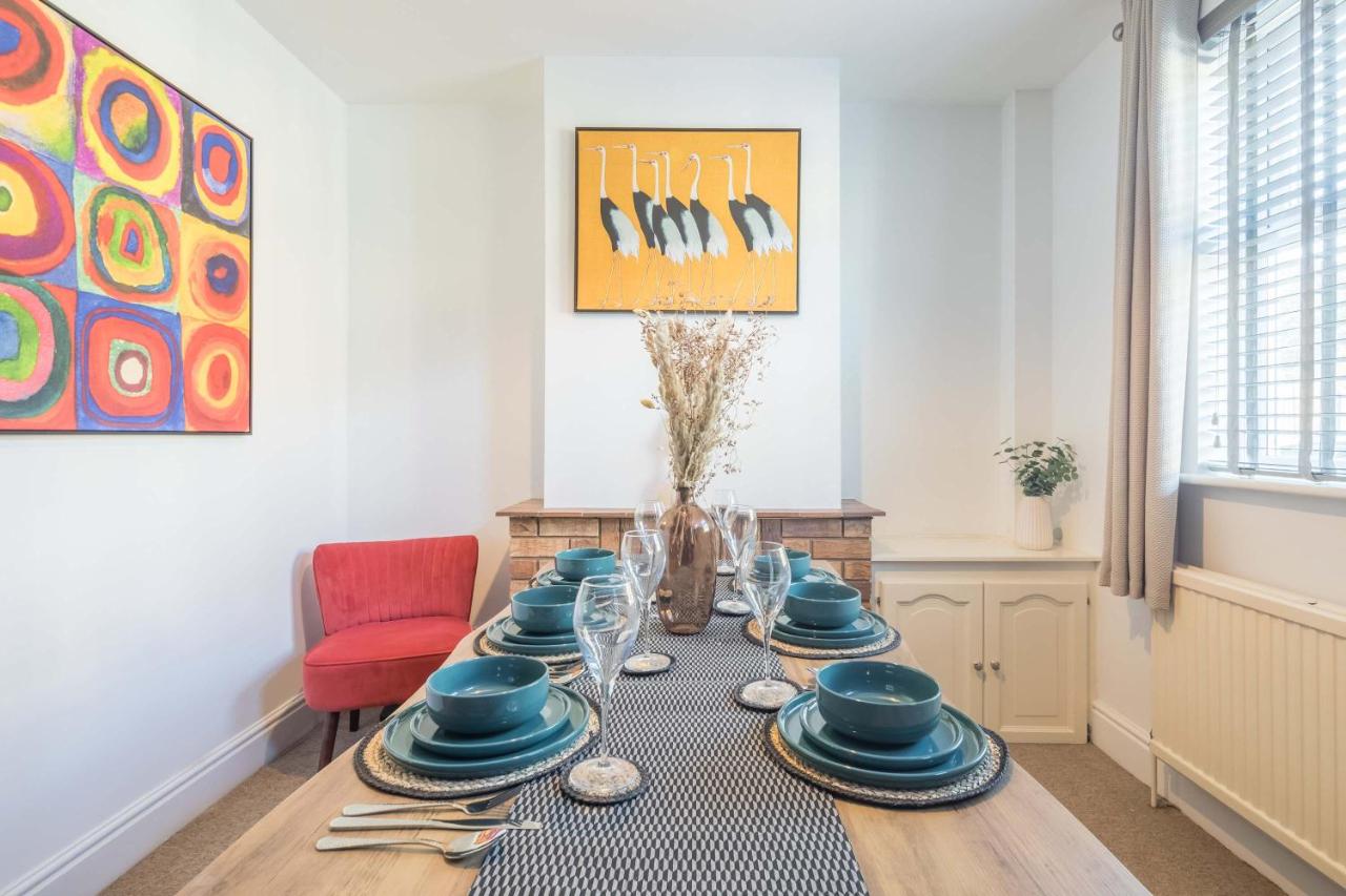 Stylish 2-Bedroom House in the Heart of Cambridge - 2
