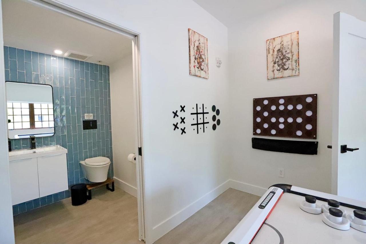 6 Bedroom Villa with Pool & Parking in Heart of South Beach Miami - 3