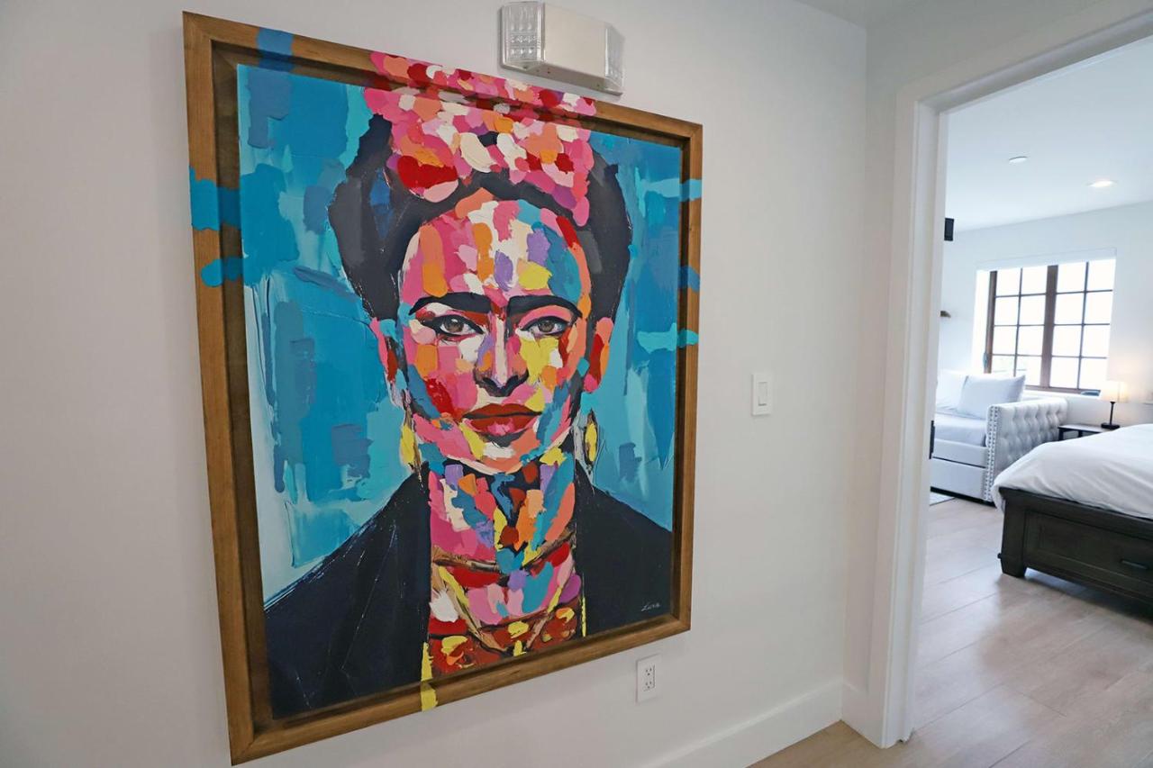 6 Bedroom Villa with Pool & Parking in Heart of South Beach Miami - 4