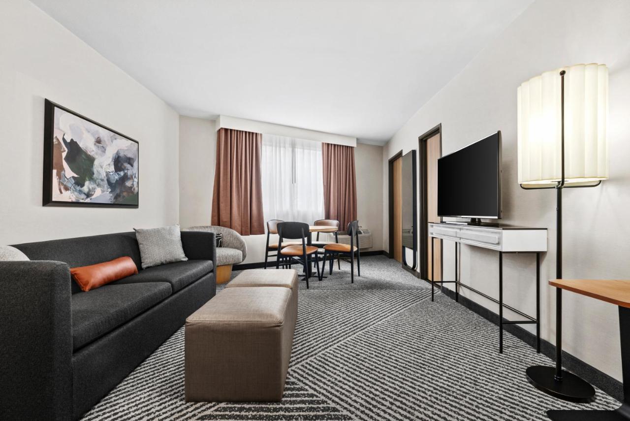 Royal Palace Westwood Hotel - 5