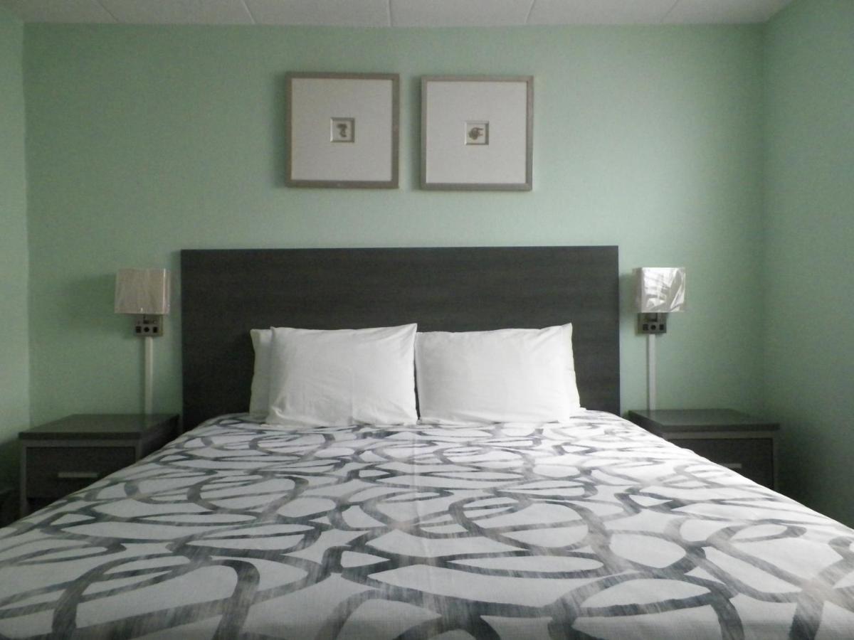 Royal Canadian Motel — photo 10