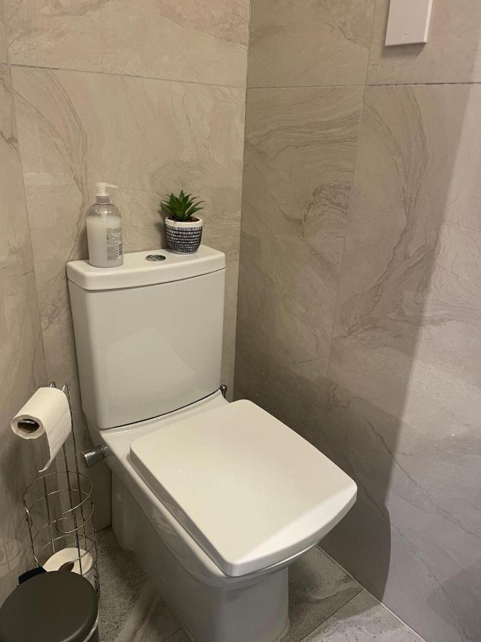 Grays Inn Road - Room 2 - 4