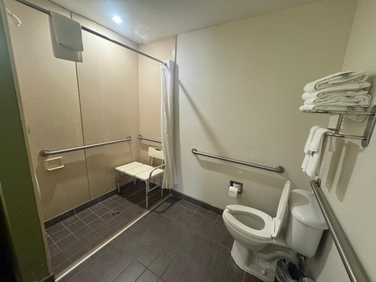 Executive Inn — photo 3