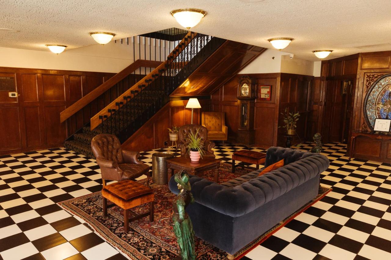 Image: The Boulder Broker