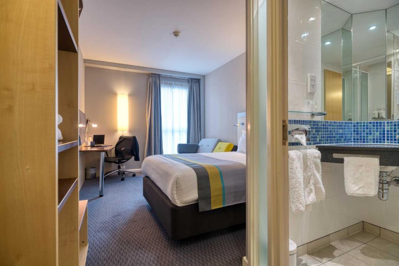 Standard Double Room with Free Hot Breakfast