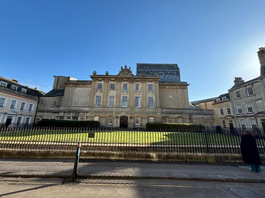 Boutique Luxury Georgian Townhouse In Central Bath - 3