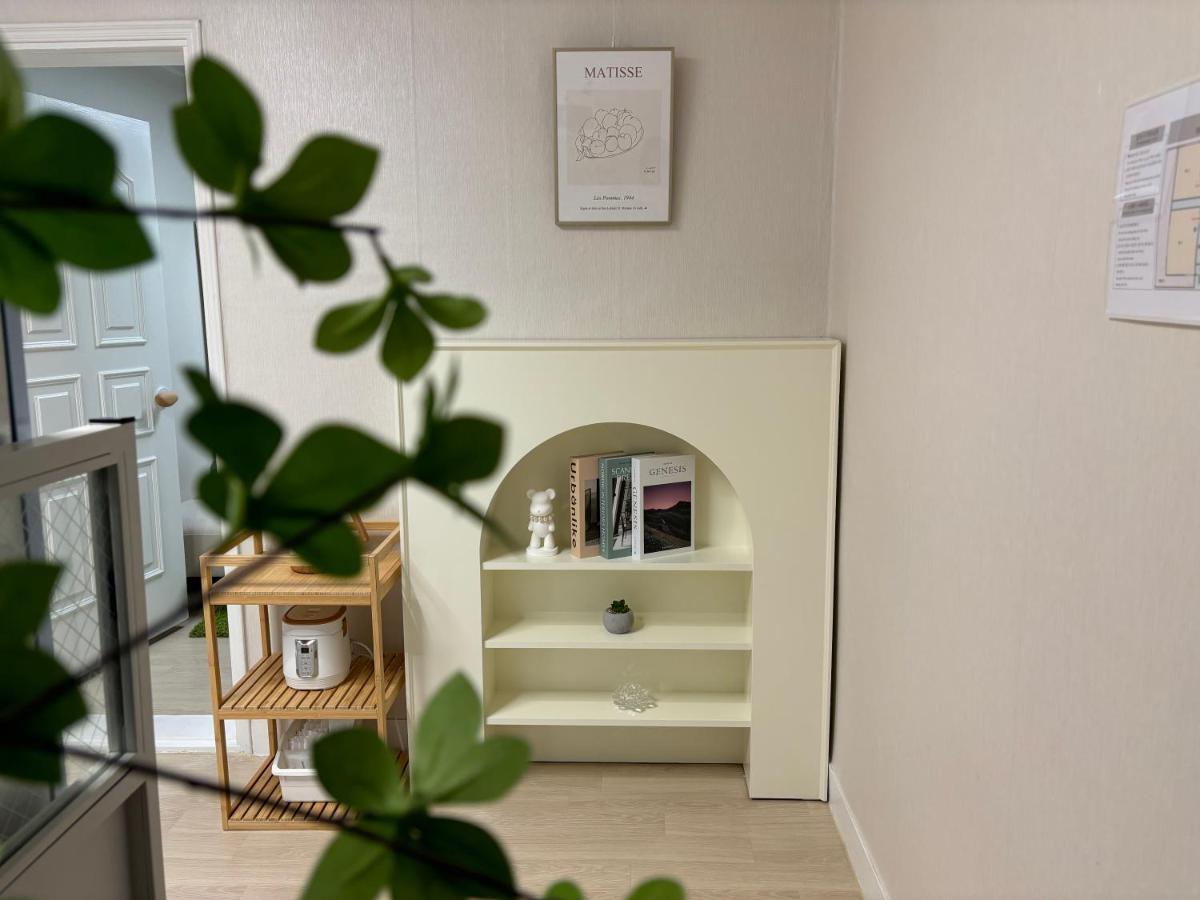 Stay Login Stay near Hongdae, Gwanghwamun, DMC & Sungnyemun - 2