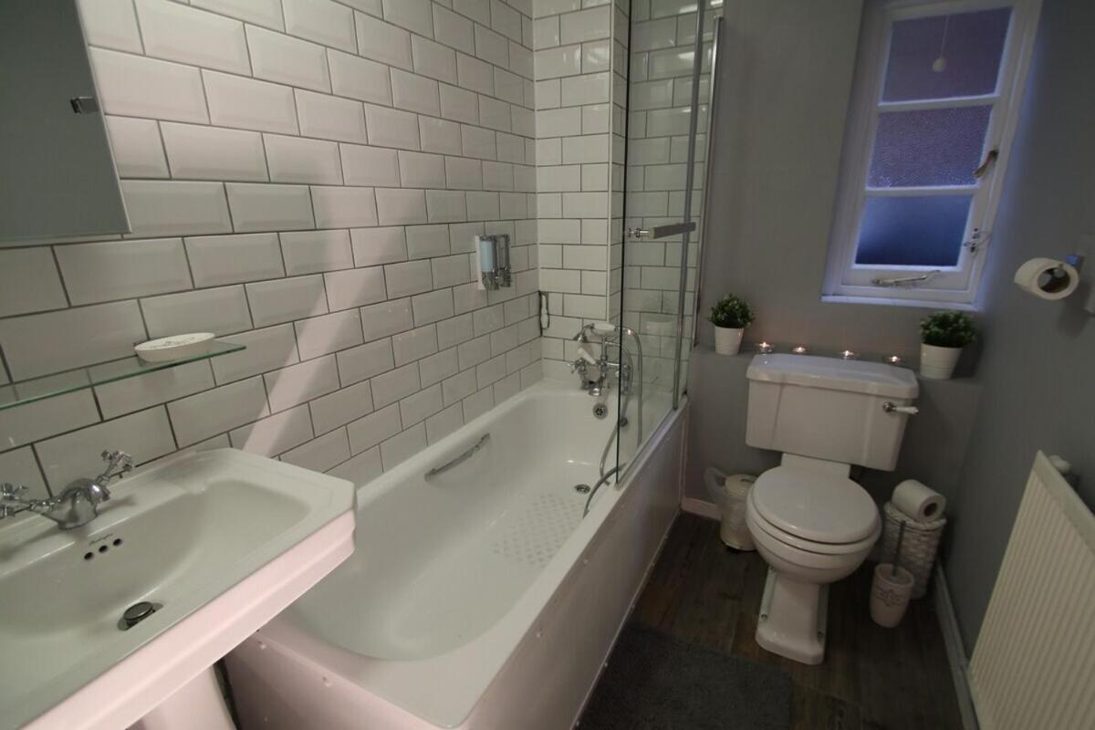 Moseley Apartments - 4