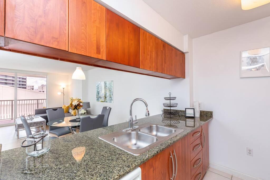 Spacious 29th Floor 1 BED 1 BTH Brickell Ocean View - 3