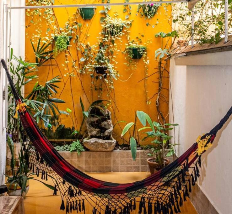 Copacabana com varanda - 3 minutos da praia!