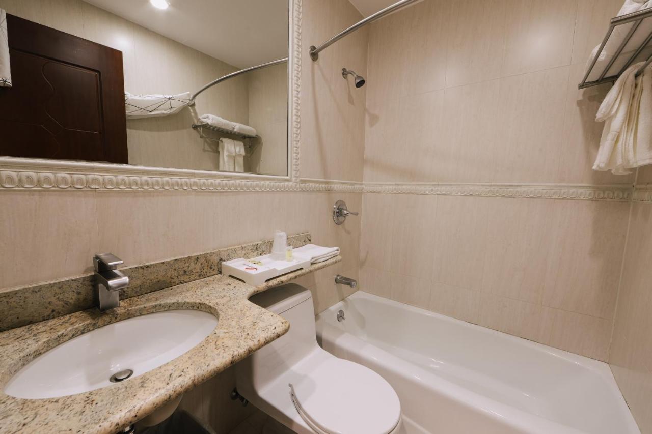 Asiatic Hotel - Flushing — photo 21
