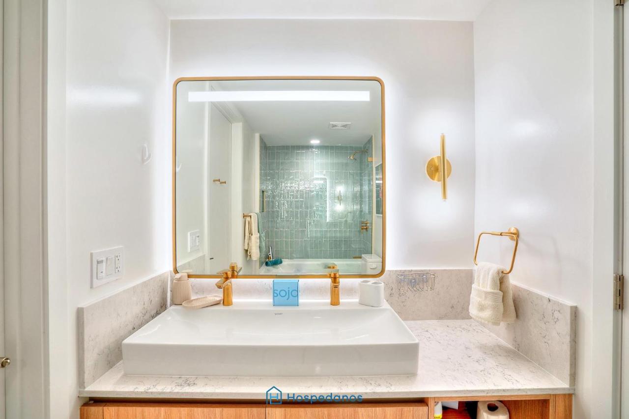 Apartment in New Luxury Condo in Downtown - 3