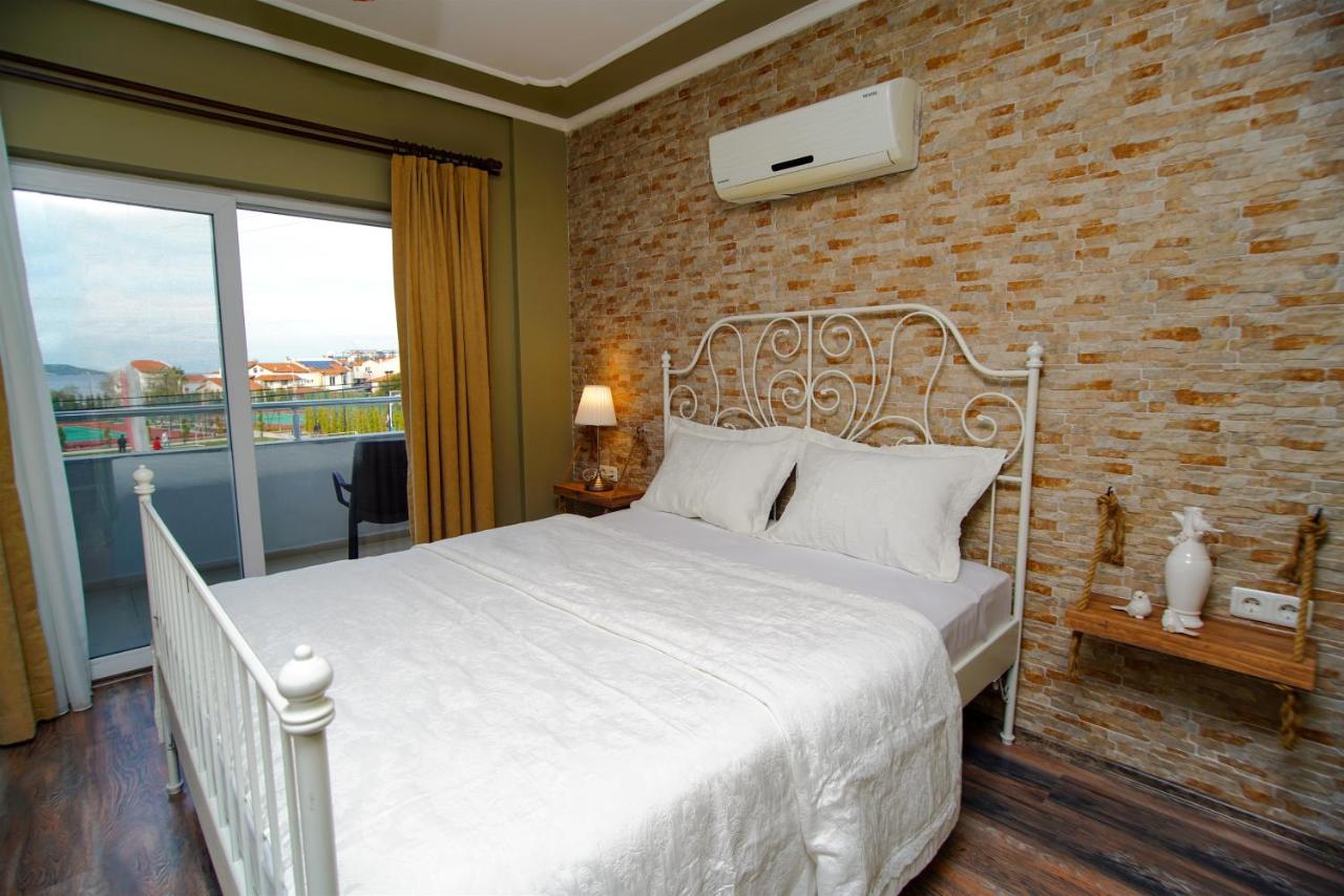 Double Room with Balcony and Sea View
