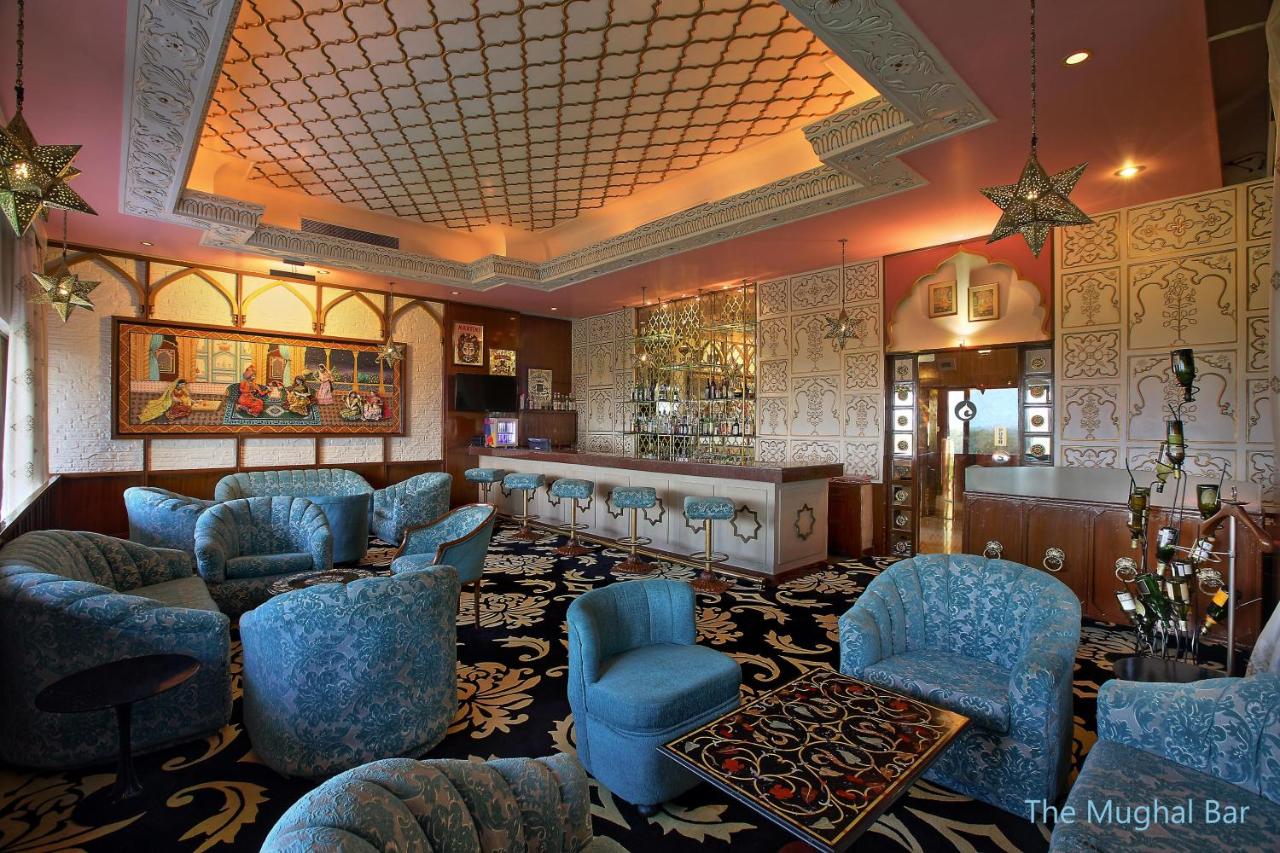 Hotel Clarks Shiraz, Agra – Updated 2022 Prices