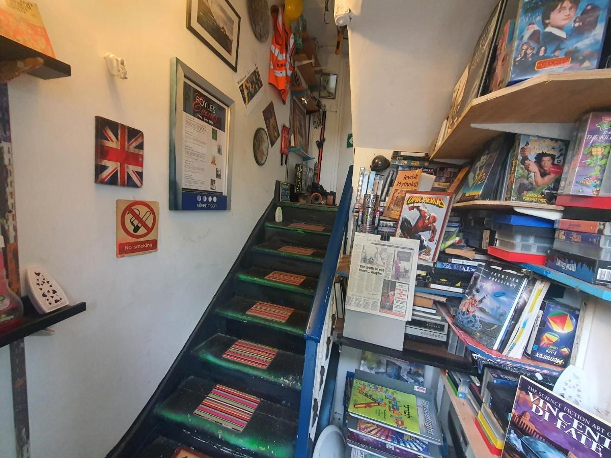 Cyber-Art studio in Camden - 5