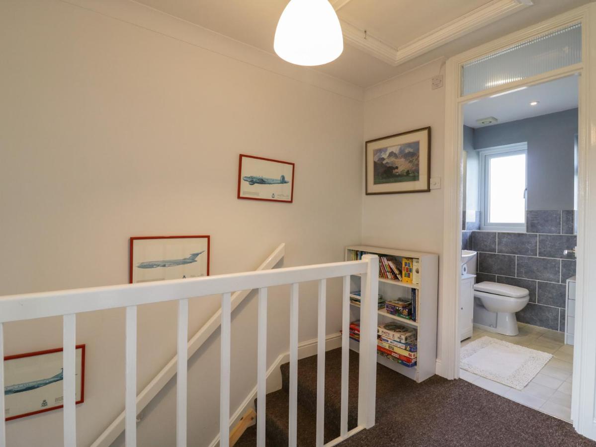25 Resbury Close - 3