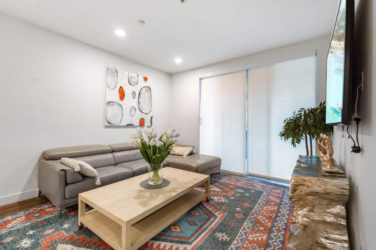 3 Lux large apartment heart of SM - 5