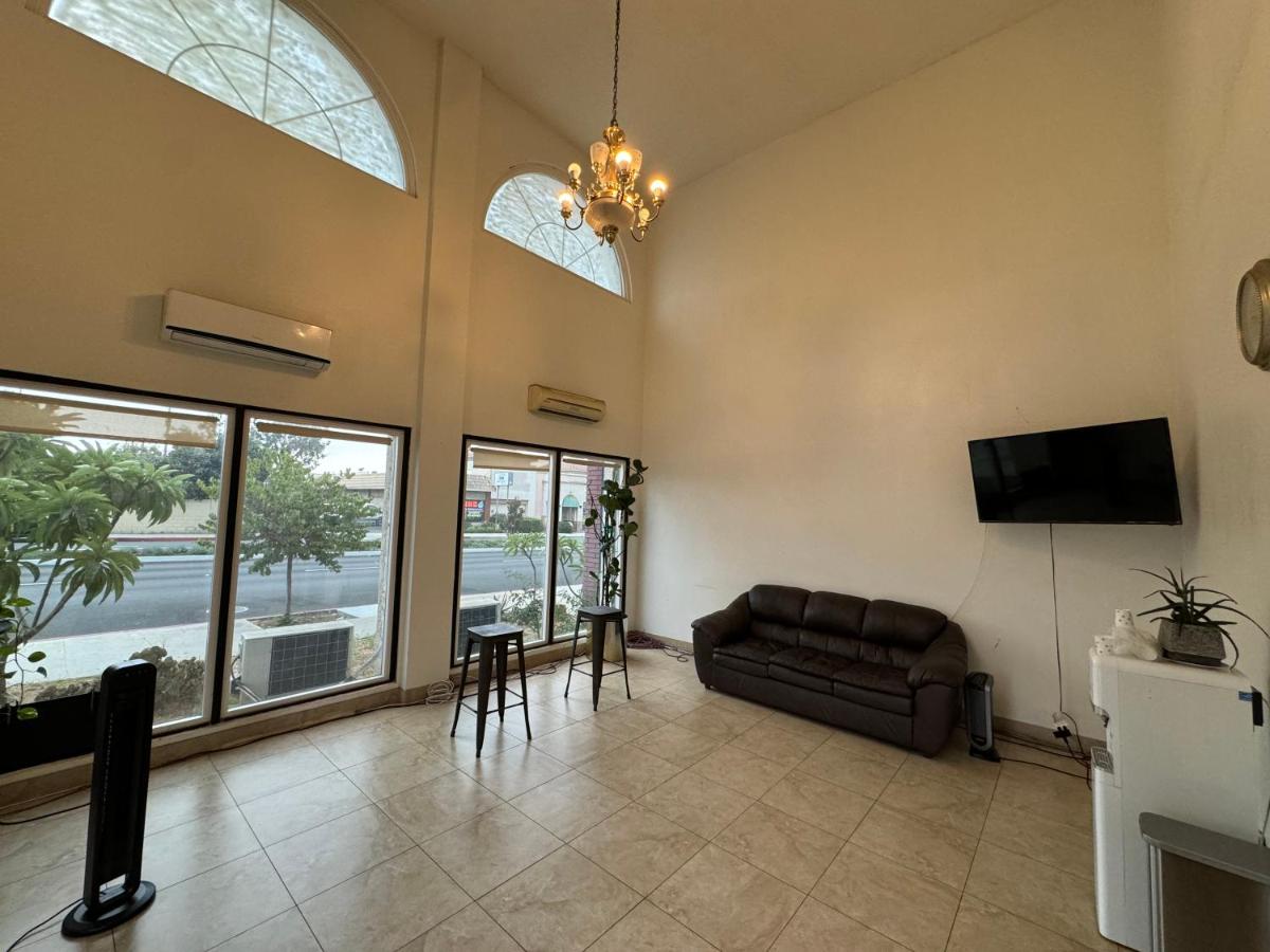 Casa Blanca Hotel - Azusa, Los Angeles — photo 23