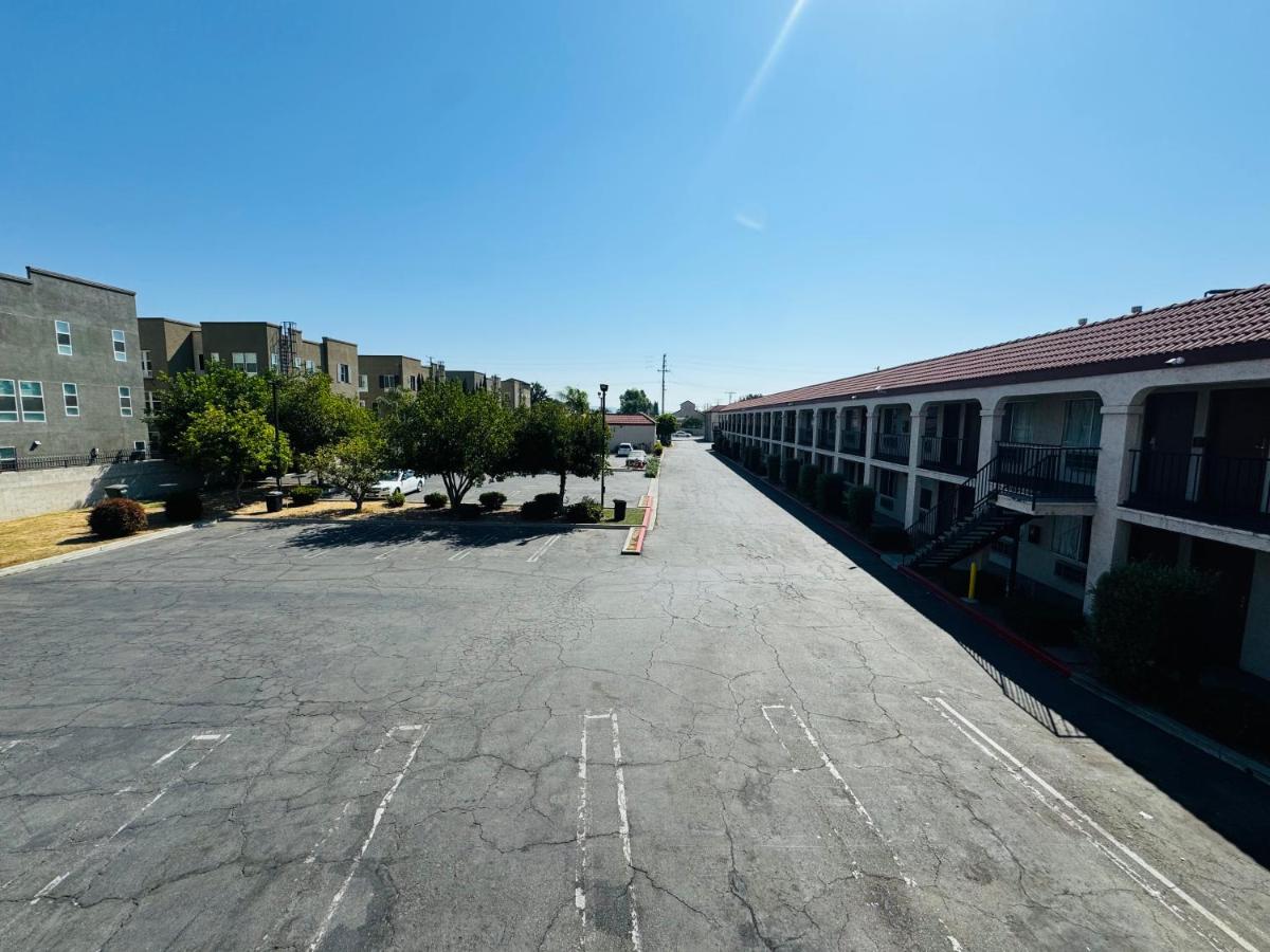 Casa Blanca Hotel - Azusa, Los Angeles — photo 24