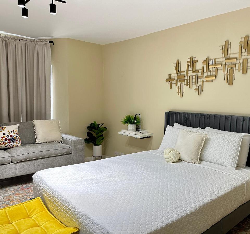 Falcon Breeze-Gated-Security-Airport Pickup Available - 2