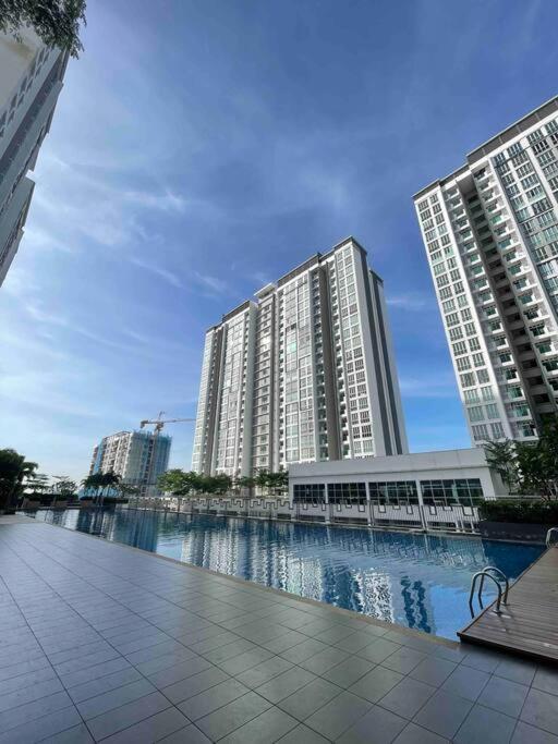Meridin Bayvue - 3BR - 6 Pax - Near MMHE - 3