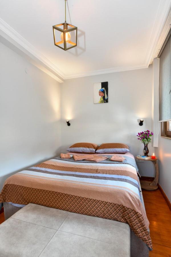 Taksim Private Terrace Close to Antique Store Galata Port Cihangir - 2