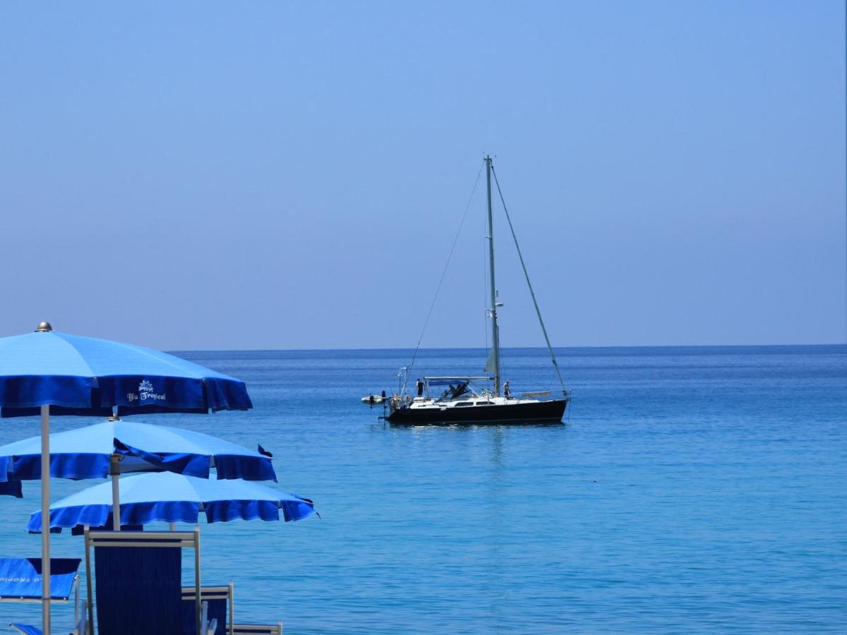 Blu Tropical Resort photo