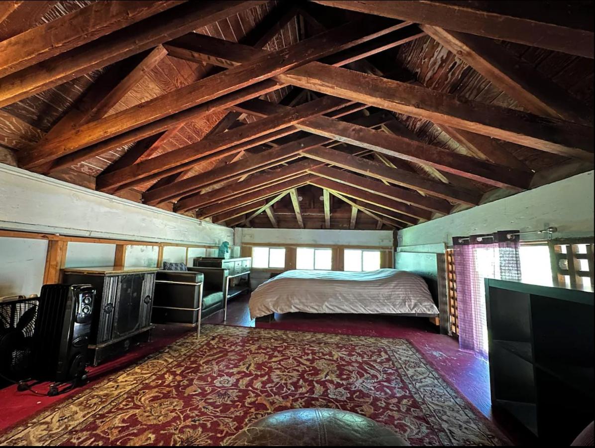 Japanese Tea House with Private Mountain Trails and Creek - 5