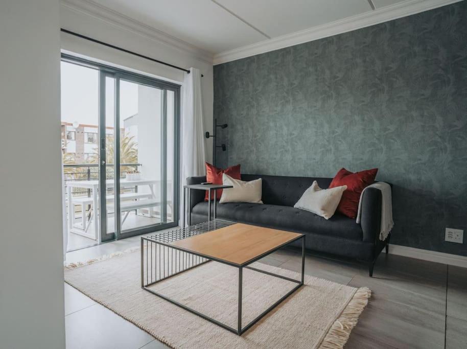 Calm Blouberg Beach Apt - Gated & Lift Access - 5