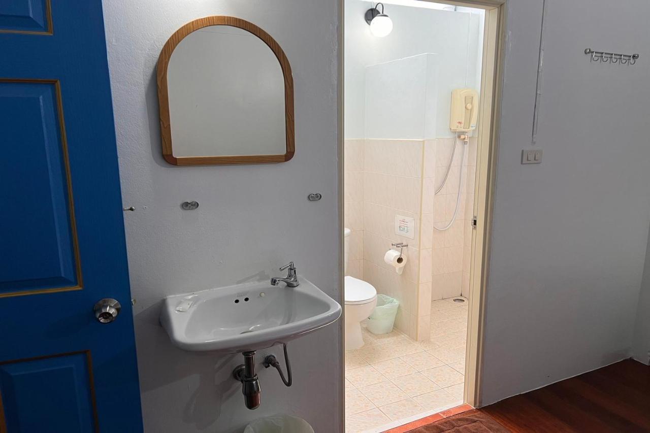 Phuket Old Town Hostel - 3