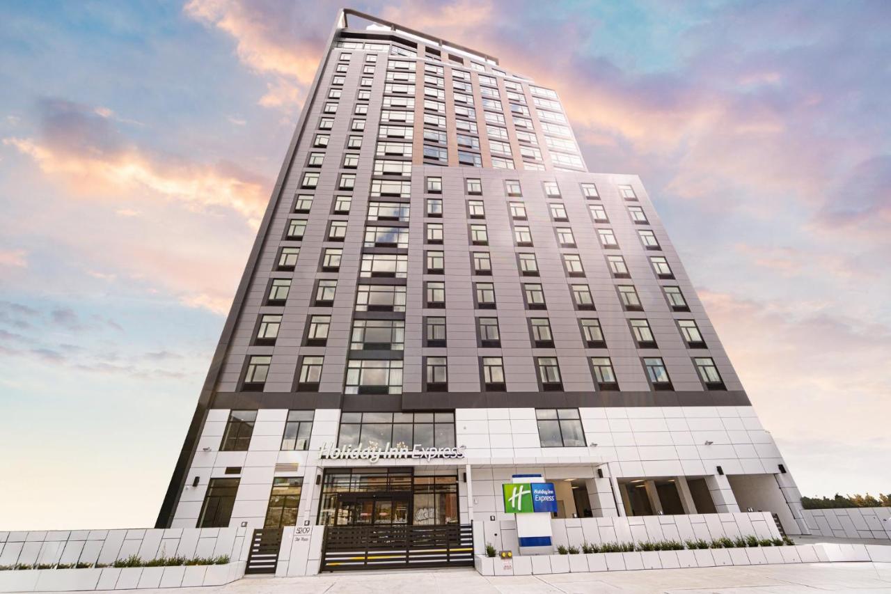Holiday Inn Express Long Island City E - New York by IHG