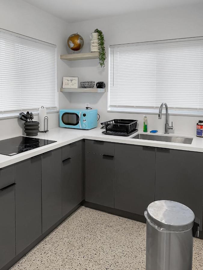 Newly Remodeled full Apartment - 5