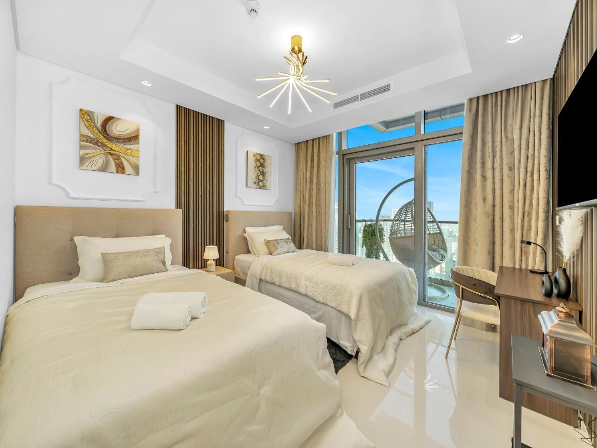 Stunning 2BR with Burj View & Infinity Pool - 2