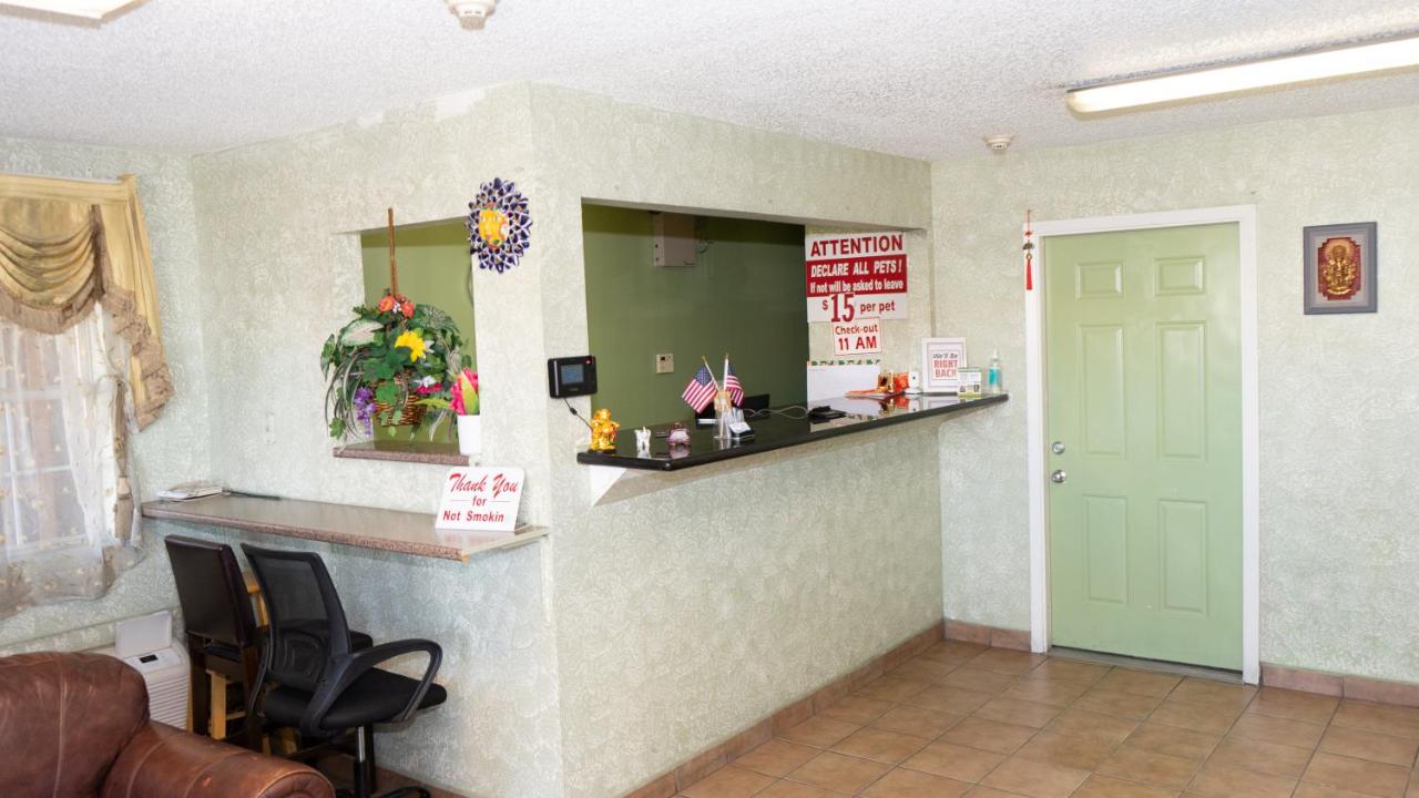 Colonial Inn Hammond — photo 10