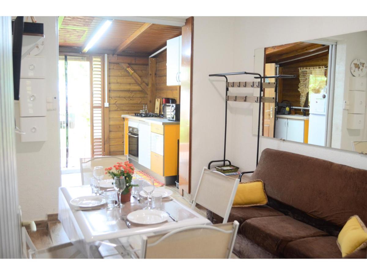 L'Escapade Antillaise, T2 calme, proche de tout, jardin - 4