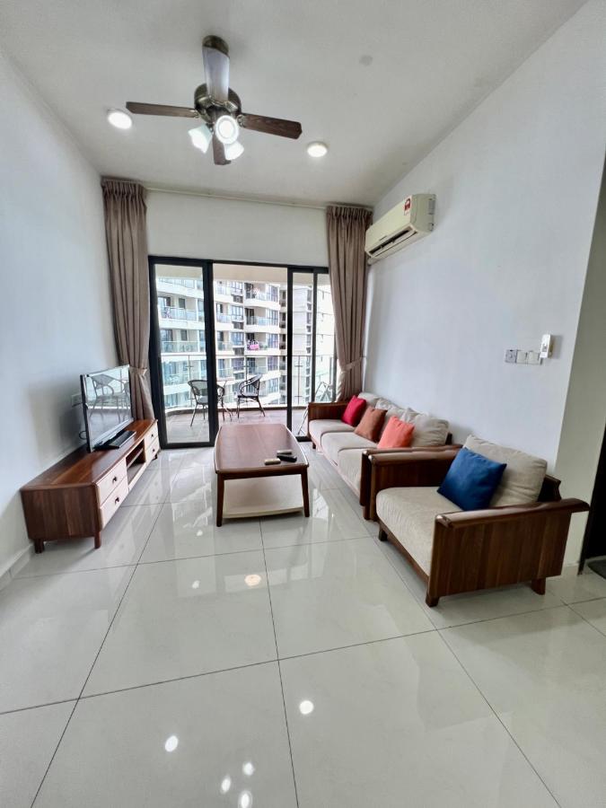 DangaBay 2R 4pax with Balcony Seaview near CIQ by Wehome