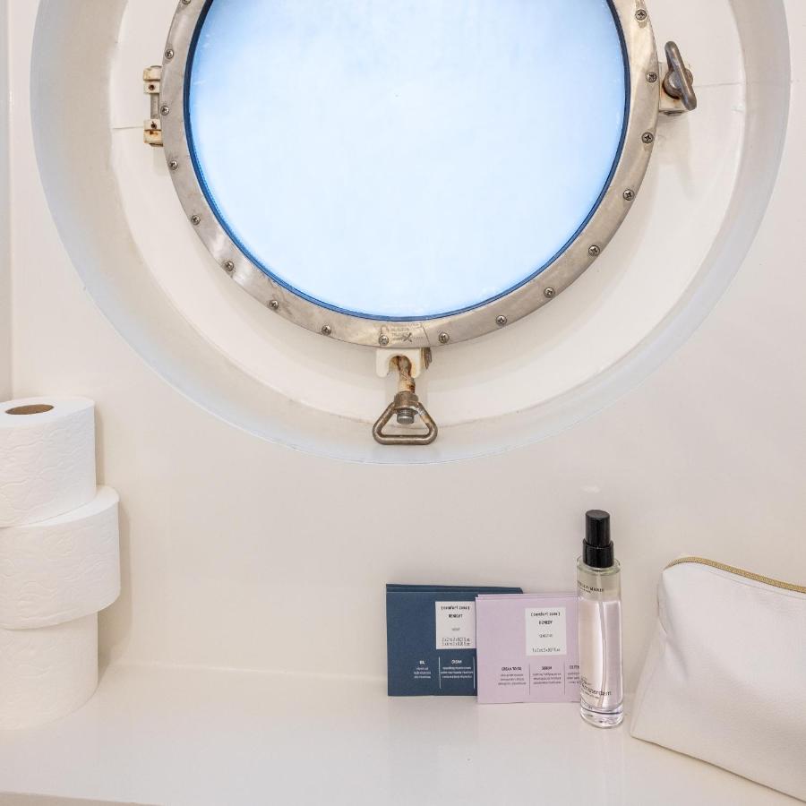 Boat suite - A Unique Houseboat Stay in Amsterdam - 2