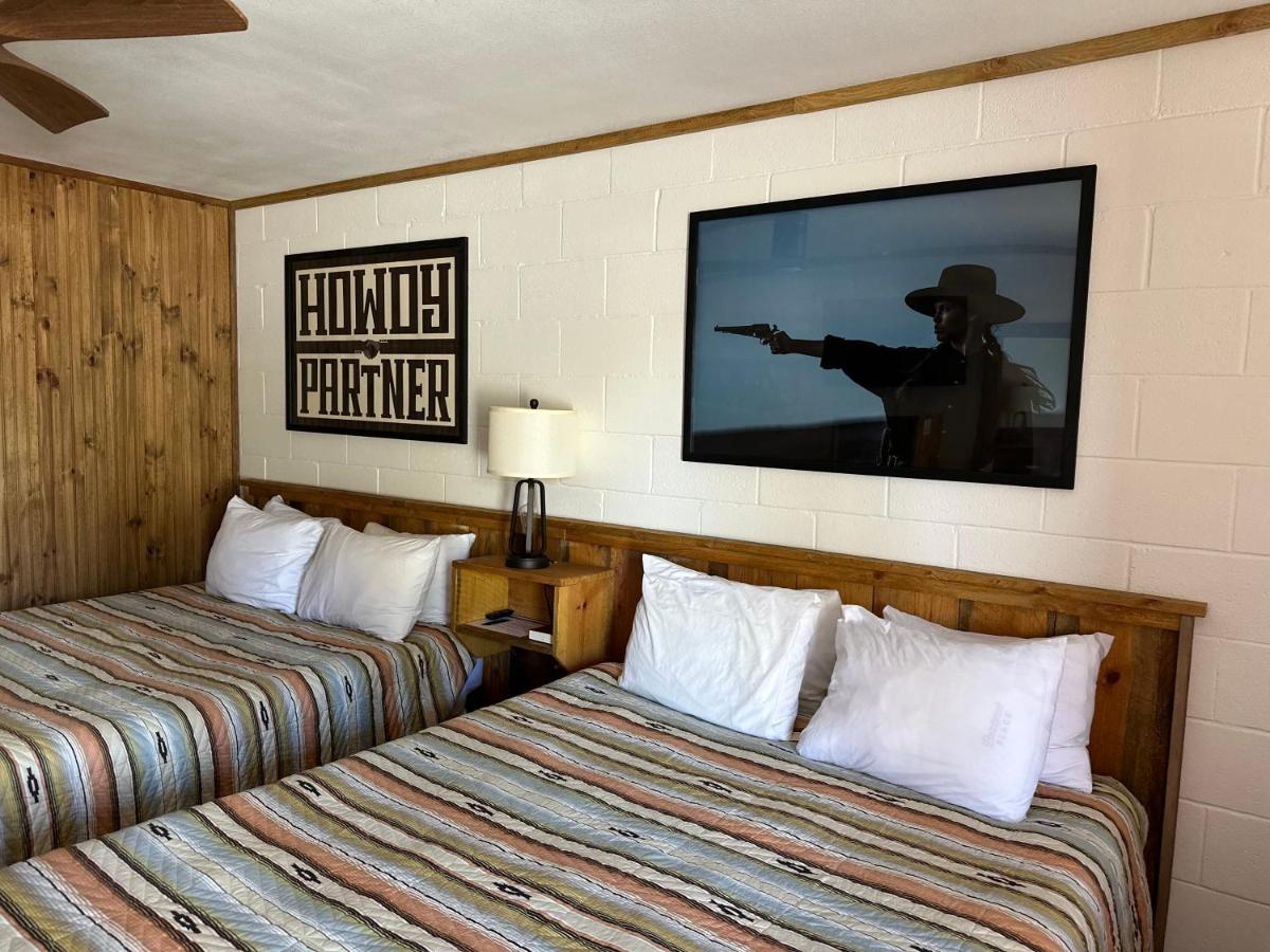 Holiday Motel and RV park — photo 16