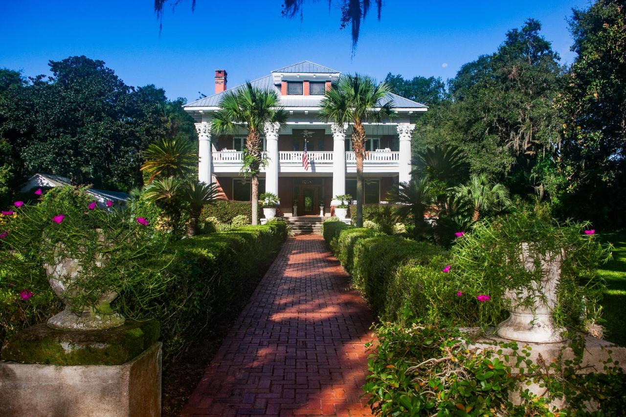 Herlong Mansion Bed & Breakfast — photo 1