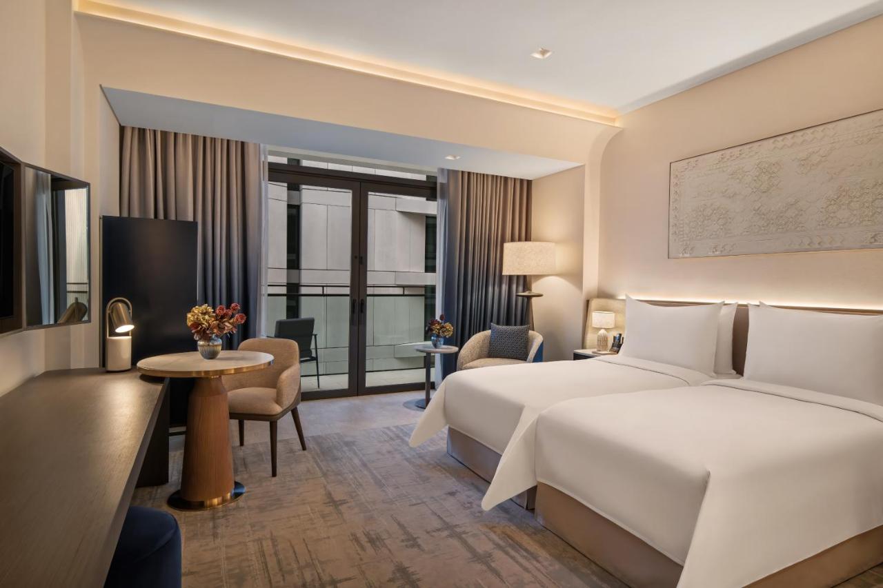 Deluxe Room Twin - Complimentary Lagoon Access