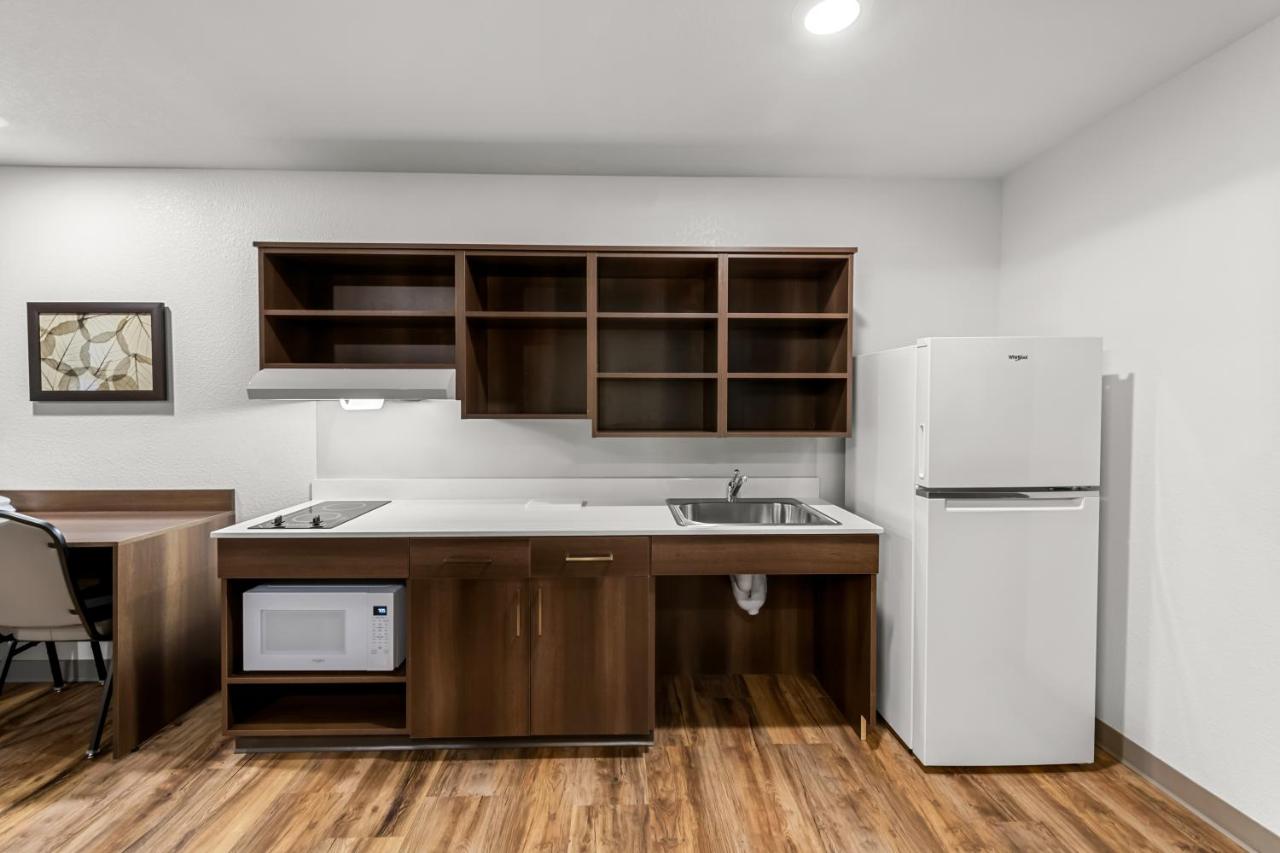 WoodSpring Suites Kansas City Airport — photo 16