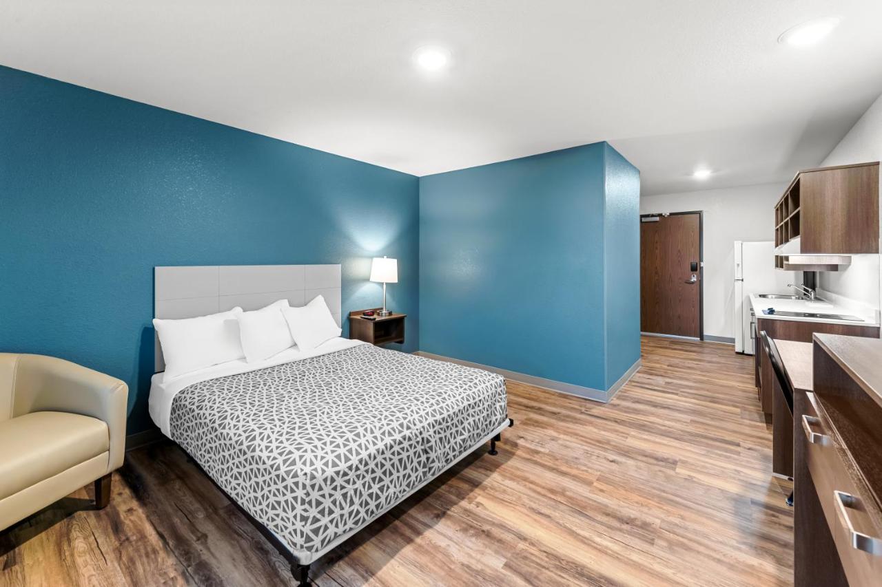 WoodSpring Suites Kansas City Airport — photo 13
