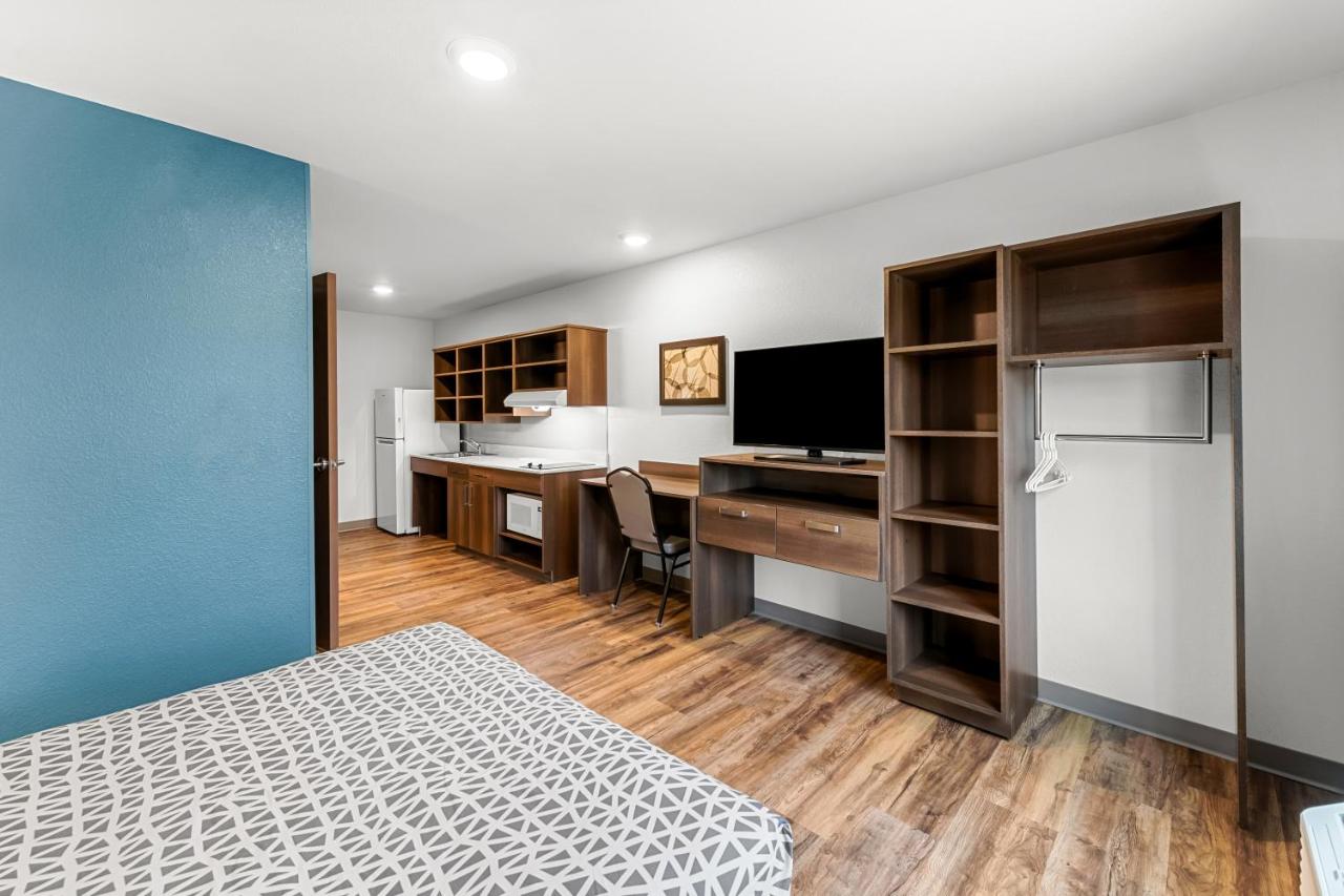 WoodSpring Suites Kansas City Airport — photo 18