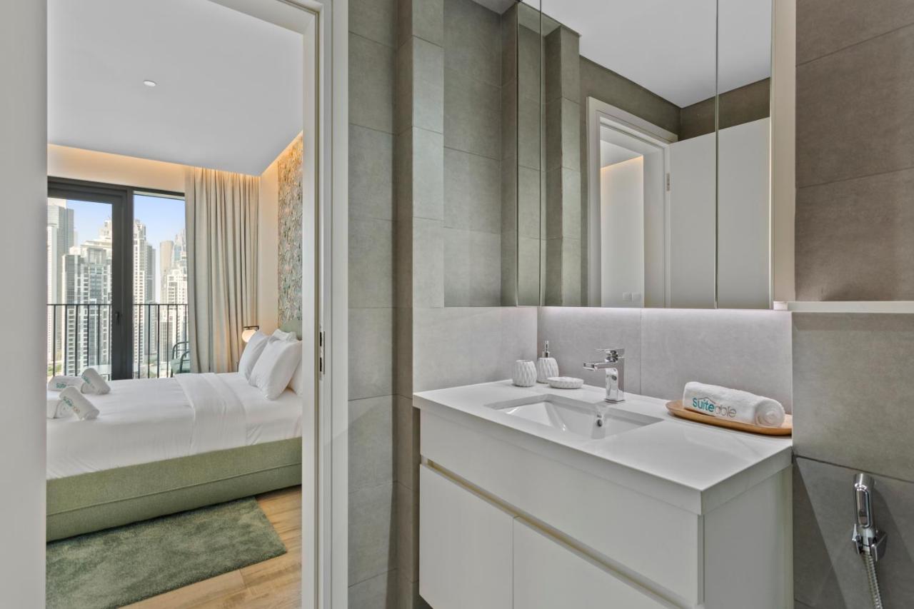 Stunning 1 bedroom Apartment w Burj Khalifa View - 3