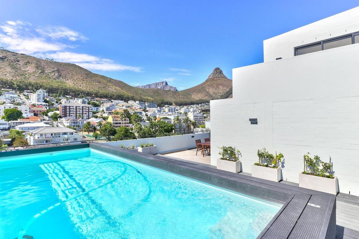 Four on O Modern Stay Near Promenade