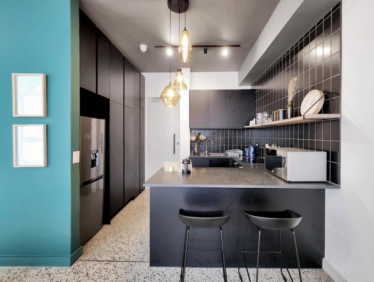 Worker Bee home in the City - 5